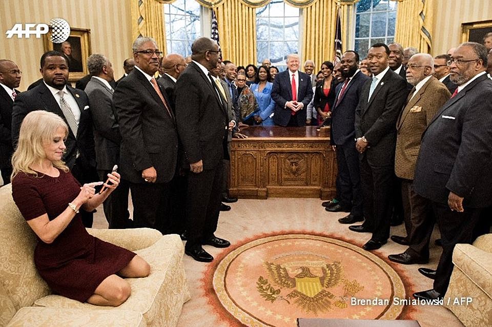 http://time.com/4685269/kellyanne-conway-oval-office-photo/